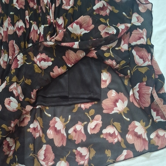 Indigo Rose Wome's Floral Midi Dress in Black and Pink Size PM - Picture 9 of 10